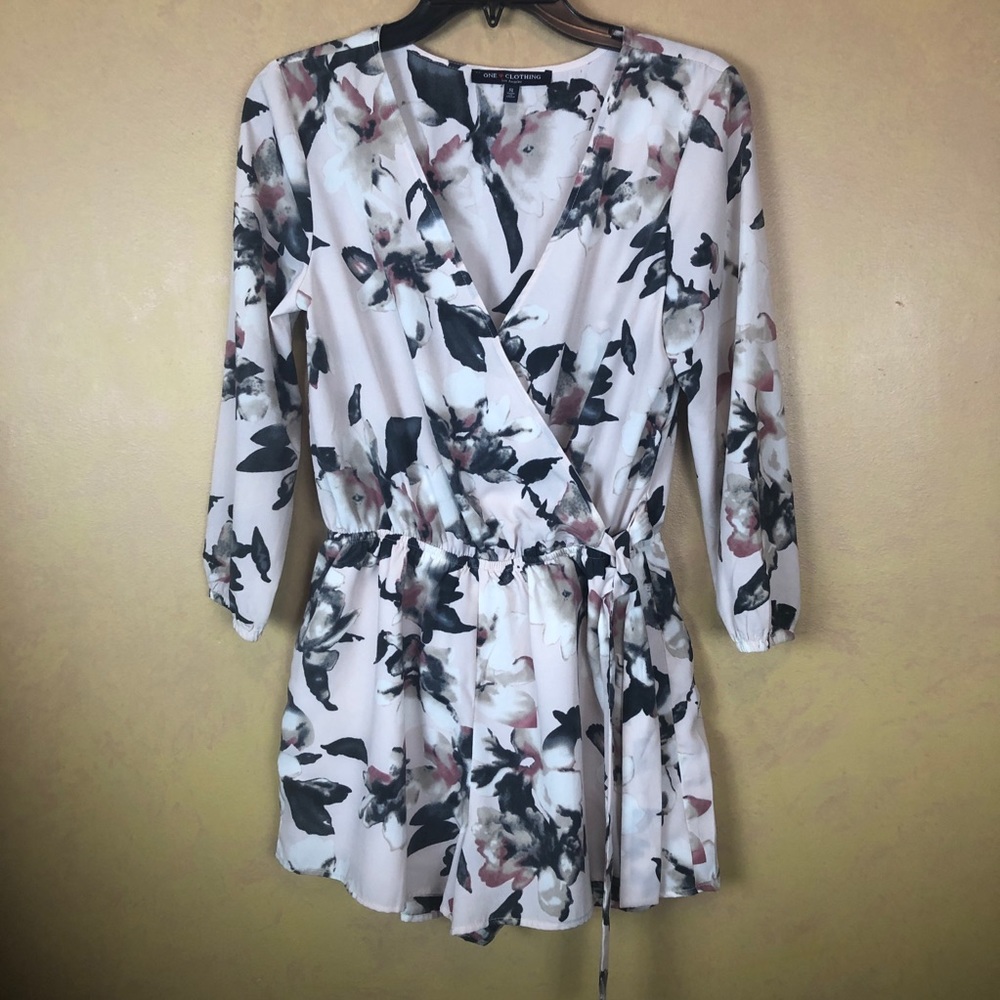 Women’s Romper, size small